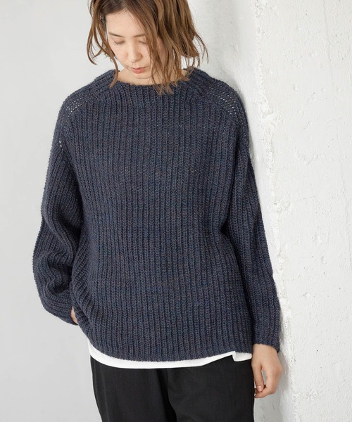 LEPSIM（レプシィム）の「【お家で洗える】3Gイタリアニット　885029（ニット/セーター・レディース・グレイッシュベージュ/レッドパープル/ブラック/ネイビー・FREE）」の4枚目の写真