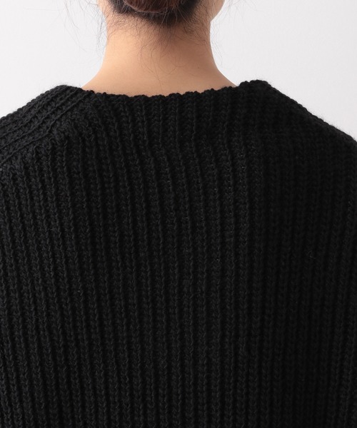 LEPSIM（レプシィム）の「【お家で洗える】3Gイタリアニット　885029（ニット/セーター・レディース・グレイッシュベージュ/レッドパープル/ブラック/ネイビー・FREE）」の16枚目の写真