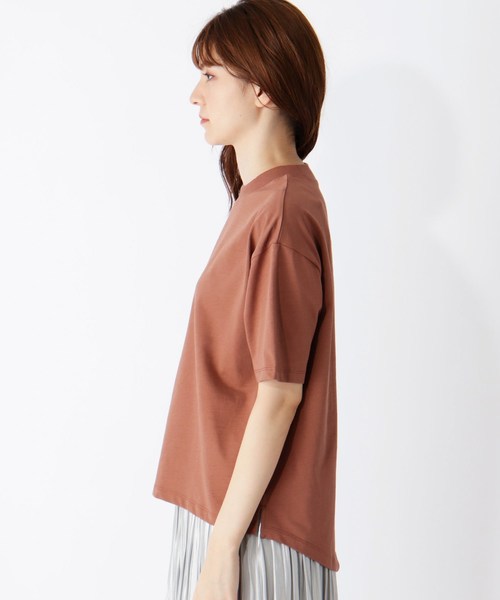 grove(グローブ)の「【S~LL】バックラウンドヘムハイネック5分袖プルオーバー(Tシャツ/カットソー・レディース・ブラック/ベージュ/キャメル・01/02/03/04)」の7枚目の写真