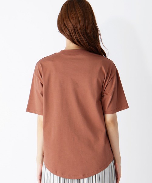 grove(グローブ)の「【S~LL】バックラウンドヘムハイネック5分袖プルオーバー(Tシャツ/カットソー・レディース・ブラック/ベージュ/キャメル・01/02/03/04)」の5枚目の写真