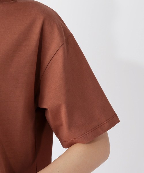 grove(グローブ)の「【S~LL】バックラウンドヘムハイネック5分袖プルオーバー(Tシャツ/カットソー・レディース・ブラック/ベージュ/キャメル・01/02/03/04)」の6枚目の写真