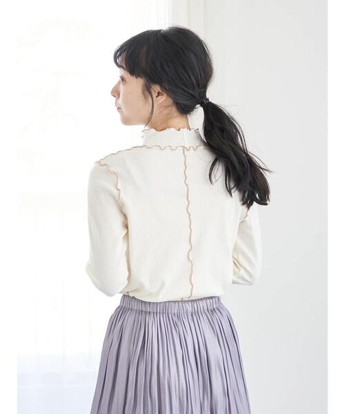 earth music&ecology（アースミュージックアンドエコロジー）の「配色メローリブプルオーバー　＊（Tシャツ/カットソー・レディース・アイボリー/ブラック/ベージュ/モカ・FREE）」の6枚目の写真