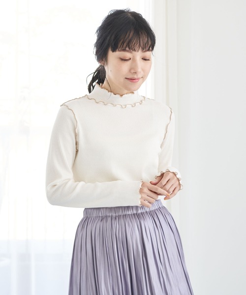 earth music&ecology（アースミュージックアンドエコロジー）の「配色メローリブプルオーバー　＊（Tシャツ/カットソー・レディース・アイボリー/ブラック/ベージュ/モカ・FREE）」の2枚目の写真