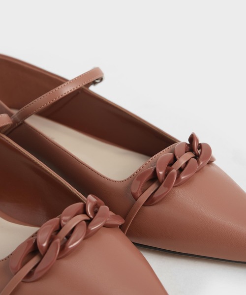CHARLES & KEITH(チャールズ & キース)の「チェーンリンク メリージェーンフラット / Chain-Link Mary Jane Flats(パンプス・レディース・ブラック/ライトベージュ/レンガ・22.5cm/23cm/23.5cm/24.5cm/25cm/25.5cm)」の19枚目の写真