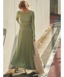 【emmi atelier】アシンメトリーニットワンピース