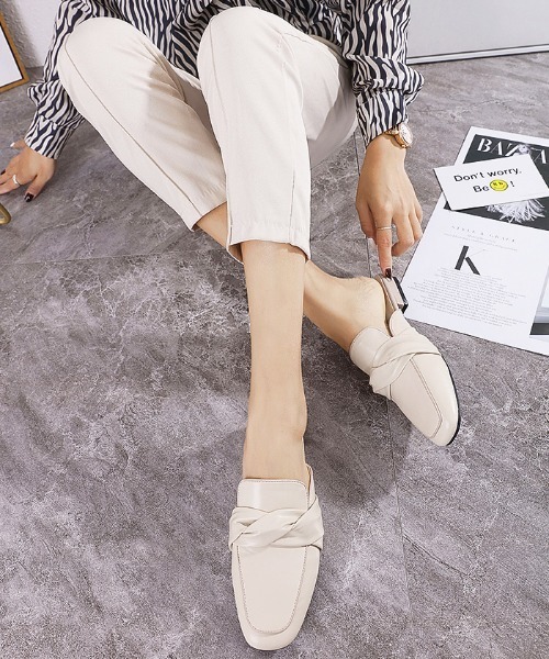 Futier land（フューティアランド）の「パイピングフラットローファーサボ（サンダル・レディース・ブラック/キャメル/アイボリー・38/40/36/39/37）」の7枚目の写真