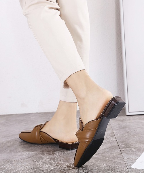 Futier land（フューティアランド）の「パイピングフラットローファーサボ（サンダル・レディース・ブラック/キャメル/アイボリー・38/40/36/39/37）」の10枚目の写真