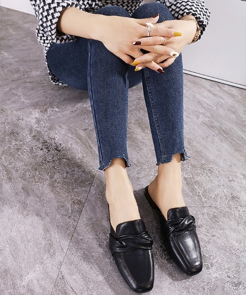 Futier land（フューティアランド）の「パイピングフラットローファーサボ（サンダル・レディース・ブラック/キャメル/アイボリー・38/40/36/39/37）」の17枚目の写真