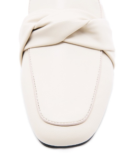 Futier land（フューティアランド）の「パイピングフラットローファーサボ（サンダル・レディース・ブラック/キャメル/アイボリー・38/40/36/39/37）」の18枚目の写真