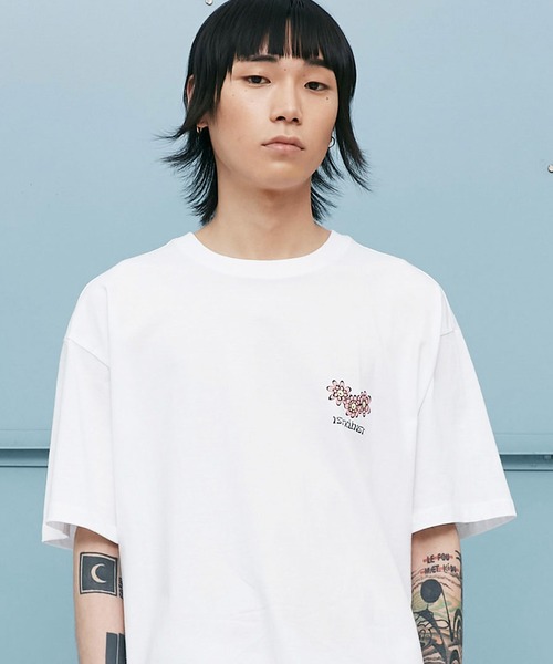 ISTKUNST(イストクンスト)の「『ISTKUNST/イストクンスト』FLOWER FRIENDS TEE/フラワーフレンズプリント 半袖Tシャツ ハーフスリーブカットソー(Tシャツ/カットソー・レディース・ホワイト/パープル/ネイビー・M/L)」の7枚目の写真