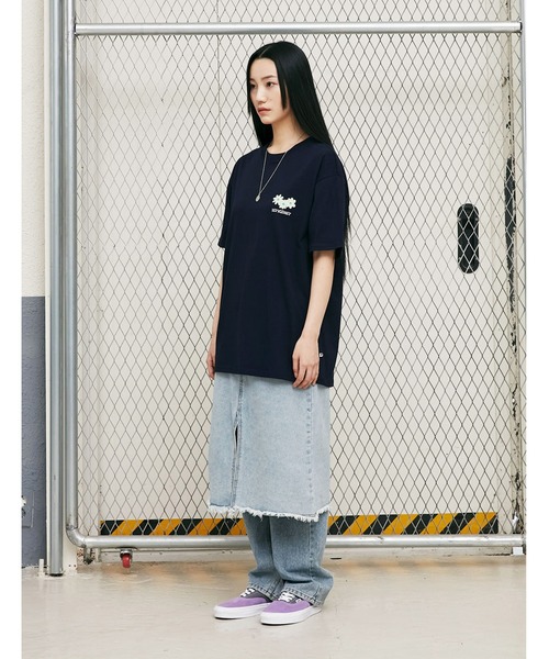 ISTKUNST(イストクンスト)の「『ISTKUNST/イストクンスト』FLOWER FRIENDS TEE/フラワーフレンズプリント 半袖Tシャツ ハーフスリーブカットソー(Tシャツ/カットソー・レディース・ホワイト/パープル/ネイビー・M/L)」の9枚目の写真
