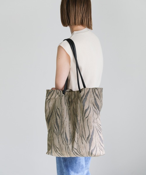 select MOCA（セレクトモカ）の「2021 SS アソート柄スクエアトートバッグ（トートバッグ・レディース・モカ/ダークウッド・FREE）」の7枚目の写真