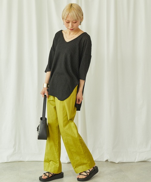 toucher du brise（トゥシェドブリーズ）の「オーバーサイズリブブラウス（Tシャツ/カットソー・レディース・ホワイト/ブラック/ベージュ・M）」の12枚目の写真