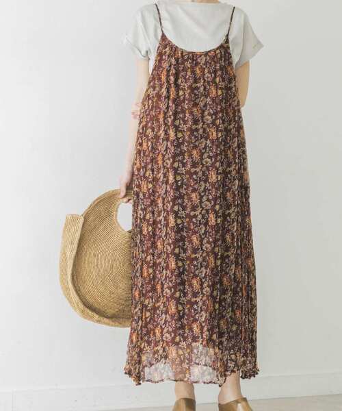 URBAN RESEARCH（アーバンリサーチ）の「Ryシフォンフラワーキャミワンピース（ワンピース・レディース・ネイビー/レッド系その他/イエロー・FREE）」の4枚目の写真