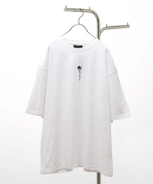 ZIP FIVE(ジップファイブ)の「【ZIP FIVE】オーバーサイズ 薔薇刺繍半そでTシャツ(Tシャツ/カットソー・メンズ・ホワイト/ブラック/ホワイト系/ブラック系・MEDIUM/LARGE)」の3枚目の写真