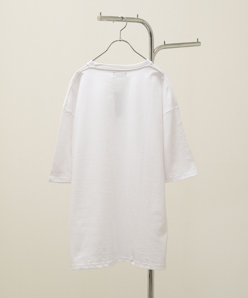 ZIP FIVE(ジップファイブ)の「【ZIP FIVE】オーバーサイズ 薔薇刺繍半そでTシャツ(Tシャツ/カットソー・メンズ・ホワイト/ブラック/ホワイト系/ブラック系・MEDIUM/LARGE)」の5枚目の写真