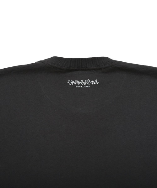 Design Tshirts Store graniph（デザイン　ティーシャツ　ストア　グラニフ）の「うめまつざか(クレヨンしんちゃん)｜コラボTシャツ（Tシャツ/カットソー・メンズ・スミクロ・X-SMALL/SMALL/LARGE/X-LARGE/MEDIUM）」の8枚目の写真