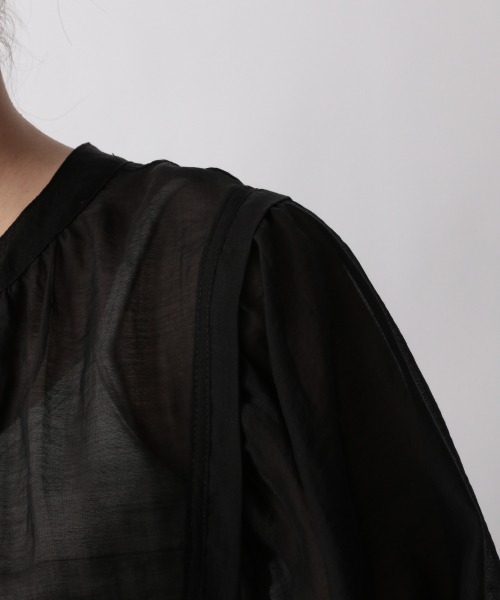 LOWRYS FARM（ローリーズファーム）の「２ＷＡＹソデタックブラウス６Ｓ　949148（シャツ/ブラウス・レディース・オフホワイト/ブラック/グリーン・FREE）」の4枚目の写真