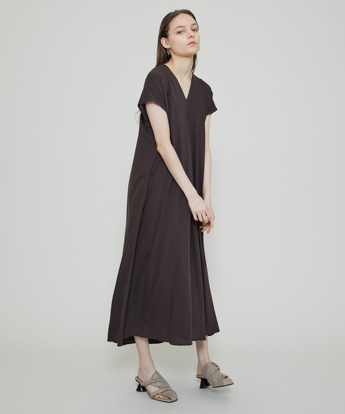 新品タグ付 ATONエイトン 定価5.3万 マキシドレス キュプラ絹ワンピース 新品タグ付 ATONエイトン 定価5.3万 マキシドレス キュプラ絹