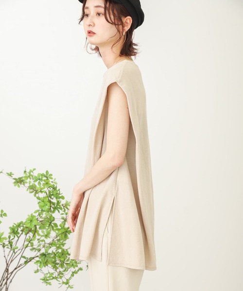 SENSE OF PLACE by URBAN RESEARCH（センスオブプレイスバイアーバンリサーチ）の「ショルダータックチュニックトップ（Tシャツ/カットソー・レディース・オフホワイト/ブラック/ベージュ・ONE）」の8枚目の写真