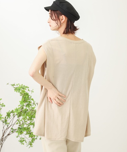 SENSE OF PLACE by URBAN RESEARCH（センスオブプレイスバイアーバンリサーチ）の「ショルダータックチュニックトップ（Tシャツ/カットソー・レディース・オフホワイト/ブラック/ベージュ・ONE）」の15枚目の写真