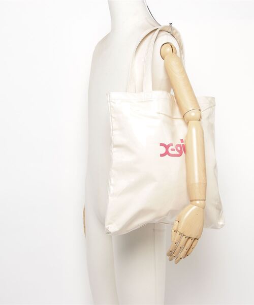 X-girl（エックスガール）の「MILLS LOGO TOTE BAG（トートバッグ・レディース・ブラック/ホワイト/マルチ・ONE SIZE）」の21枚目の写真