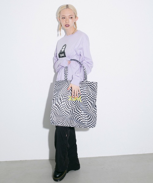 X-girl（エックスガール）の「MILLS LOGO TOTE BAG（トートバッグ・レディース・ブラック/ホワイト/マルチ・ONE SIZE）」の6枚目の写真