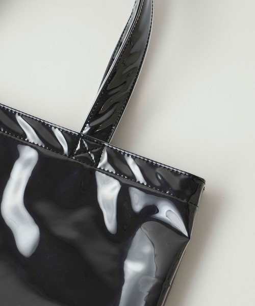 X-girl（エックスガール）の「MILLS LOGO TOTE BAG（トートバッグ・レディース・ブラック/ホワイト/マルチ・ONE SIZE）」の9枚目の写真