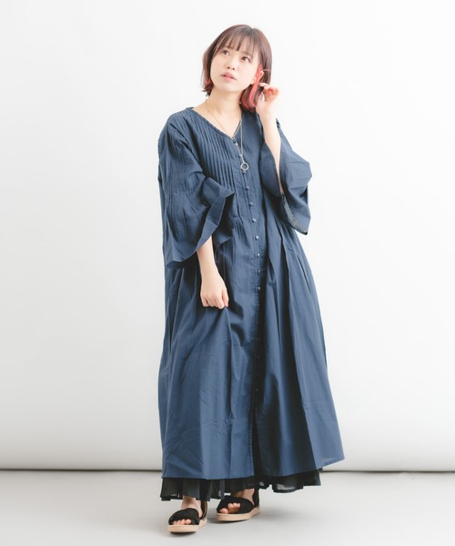 Wordtrobe（ワードトローブ）の「【wordtrobe】ピンタックロングガウンワンピース（ワンピース・レディース・カーキ/オフホワイト/ネイビー/ライトピンク・FREE）」の5枚目の写真