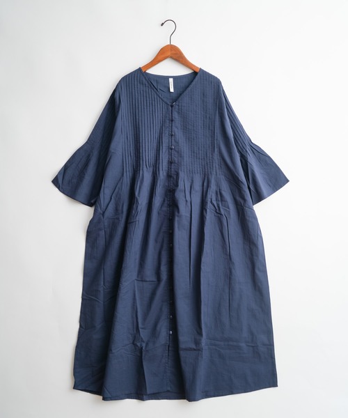 Wordtrobe（ワードトローブ）の「【wordtrobe】ピンタックロングガウンワンピース（ワンピース・レディース・カーキ/オフホワイト/ネイビー/ライトピンク・FREE）」の12枚目の写真