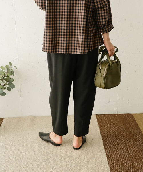 URBAN RESEARCH DOORS(アーバンリサーチドアーズ)の「アイロンレスバナナパンツ(その他パンツ・レディース・ブラック/モカ・ONE)」の21枚目の写真