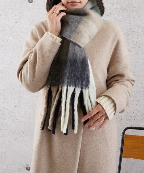 Mayree（メイリー）の「【Mayree】ボリュームフリンジチェック柄マフラー（マフラー・レディース・パープル/イエロー/グリーン・FREE）」の7枚目の写真