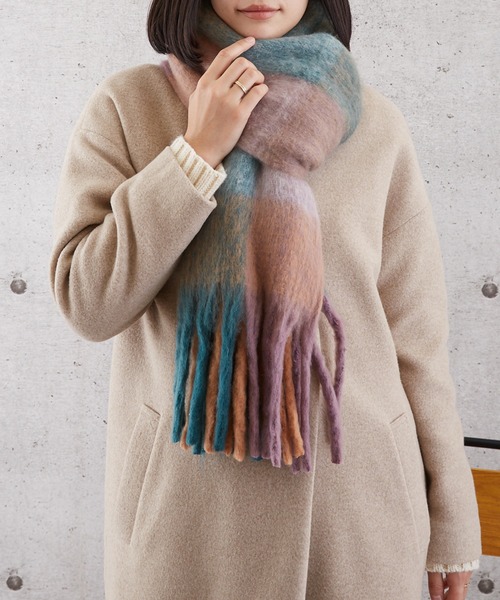 Mayree（メイリー）の「【Mayree】ボリュームフリンジチェック柄マフラー（マフラー・レディース・パープル/イエロー/グリーン・FREE）」の5枚目の写真