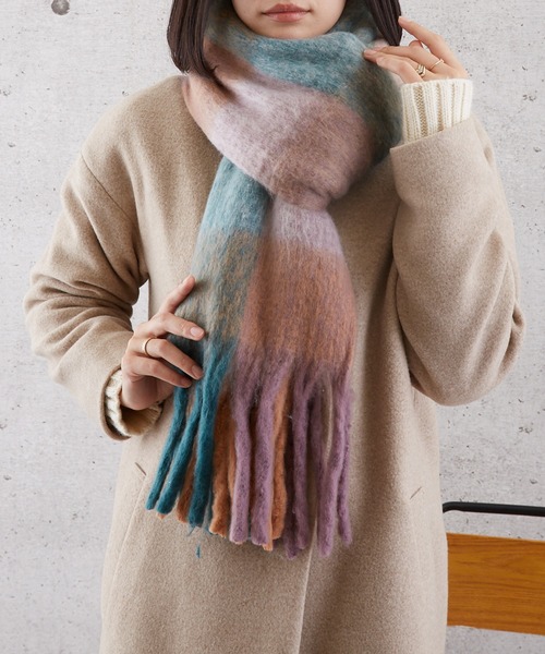 Mayree（メイリー）の「【Mayree】ボリュームフリンジチェック柄マフラー（マフラー・レディース・パープル/イエロー/グリーン・FREE）」の6枚目の写真