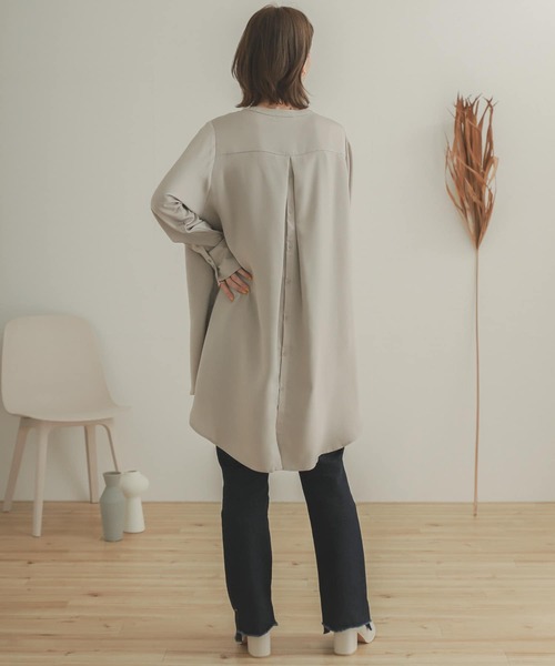 SENSE OF PLACE by URBAN RESEARCH（センスオブプレイスバイアーバンリサーチ）の「クルーネックチュニックブラウス（シャツ/ブラウス・レディース・オフホワイト/ライトベージュ・ONE）」の5枚目の写真
