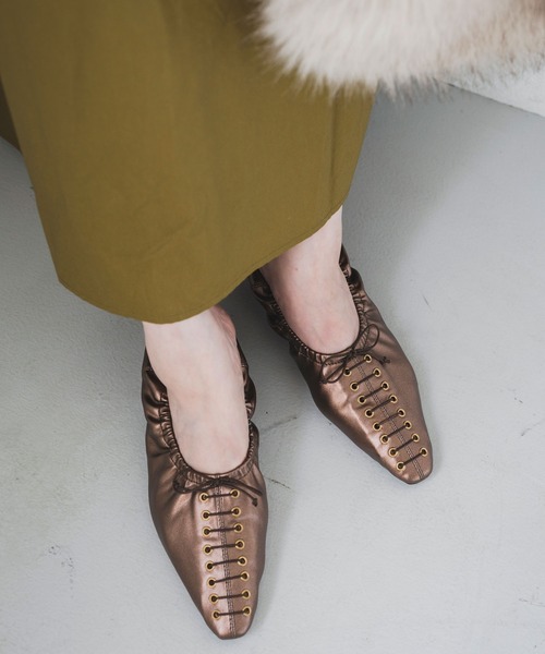 EVOL by Cream（イーボルバイクリーム）の「【ZOZOTOWN限定】EVOL by Cream コラボパンプス AR30450（パンプス・レディース・ライトグレー/ブラック/ブロンズ・22.5cm/23.5cm/24.5cm/23.0cm/24.0cm）」の3枚目の写真