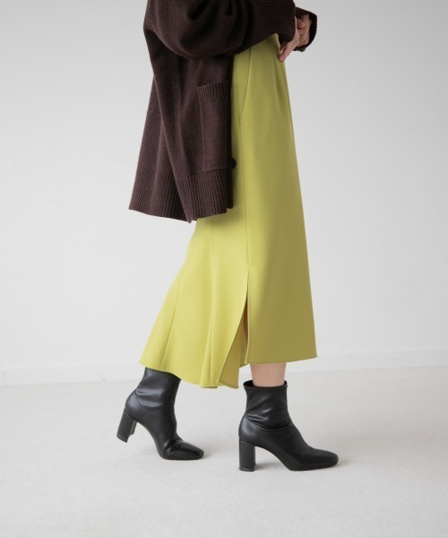 yuw（ユウ）の「SLIT FLARE SKIRT　238250（スカート・レディース・ブラック/イエロー・MEDIUM/LARGE）」の3枚目の写真