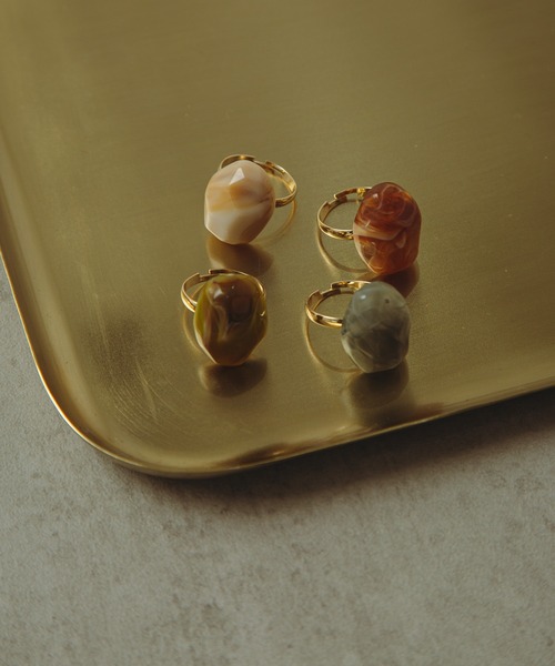 COLOR TOKYO ACCESSORIES（カラートウキョウアクセサリー）の「ストーンアクリルリング（リング・レディース・ブラック/ベージュ/ブラウン/グレー・FREE）」の11枚目の写真