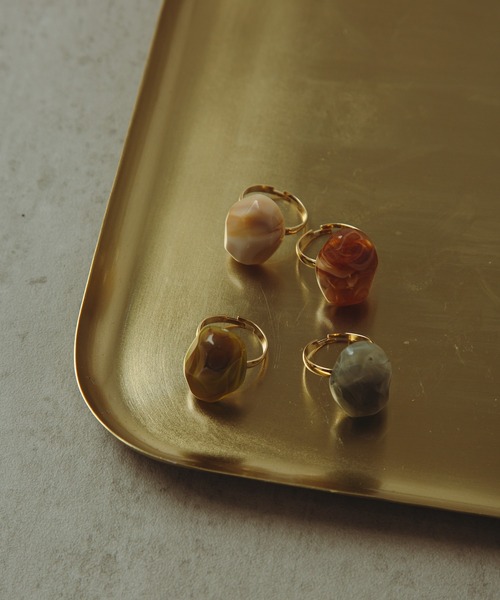 COLOR TOKYO ACCESSORIES（カラートウキョウアクセサリー）の「ストーンアクリルリング（リング・レディース・ブラック/ベージュ/ブラウン/グレー・FREE）」の10枚目の写真