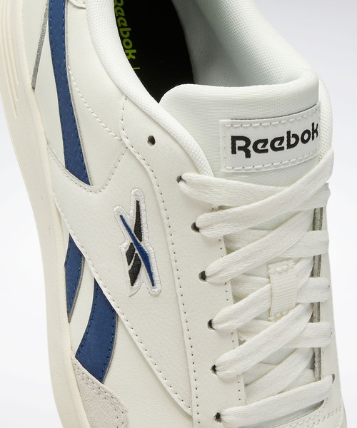 Reebok（リーボック）の「ロイヤル テック T / ROYAL TECHQUE T（スニーカー・メンズ・ホワイト×ブルー/ブラック・22.5cm/23.5cm/24.5cm/25.5cm/26.5cm/27.5cm/28.5cm/23.0cm/24.0cm/25.0cm/26.0cm/27.0cm/28.0cm/29.0cm/30.0cm/29.5cm/31cm）」の4枚目の写真