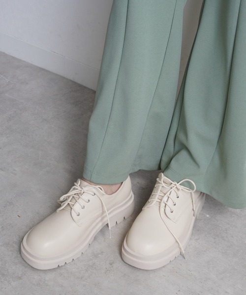 Fabby fabby(ファビィーファビィー)の「タンクソールトラックソールレースアップシューズ(ドレスシューズ・レディース・ブラック/オフホワイト・MEDIUM/SMALL/LARGE)」の1枚目の写真