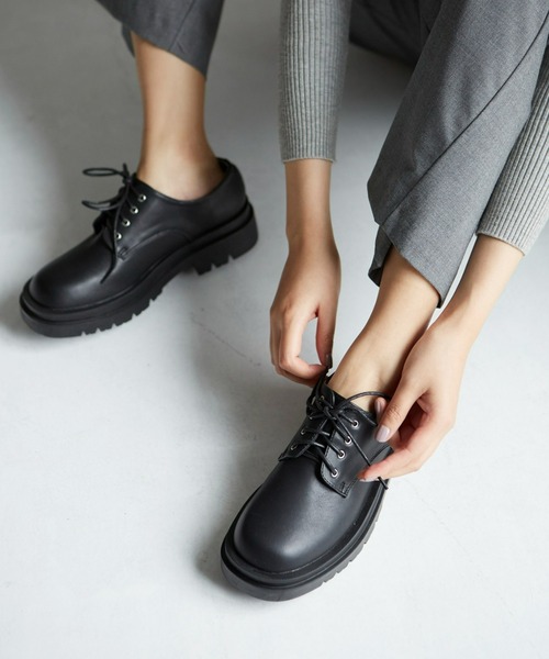 Fabby fabby(ファビィーファビィー)の「タンクソールトラックソールレースアップシューズ(ドレスシューズ・レディース・ブラック/オフホワイト・MEDIUM/SMALL/LARGE)」の11枚目の写真