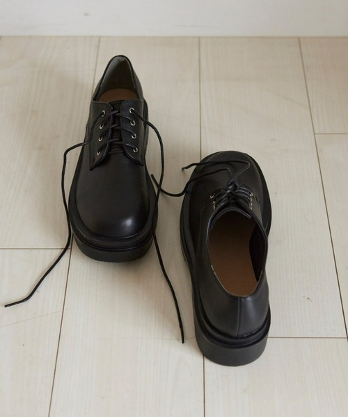 Fabby fabby(ファビィーファビィー)の「タンクソールトラックソールレースアップシューズ(ドレスシューズ・レディース・ブラック/オフホワイト・MEDIUM/SMALL/LARGE)」の5枚目の写真