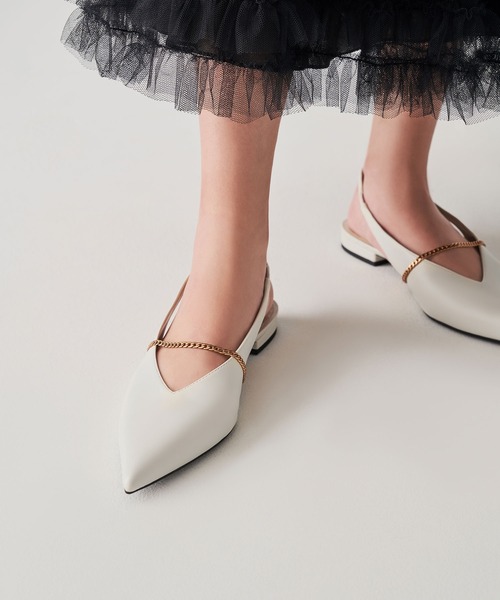 CHARLES & KEITH(チャールズ & キース)の「チェーンリンクスリングバック バレリーナフラット / Chain-Link Slingback Ballerina Flats(バレエシューズ・レディース・ブラック/オフホワイト・23cm/23.5cm/24.5cm/25cm/25.5cm/22.5cm)」の3枚目の写真