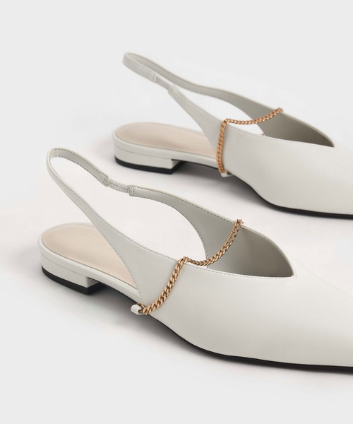 CHARLES & KEITH(チャールズ & キース)の「チェーンリンクスリングバック バレリーナフラット / Chain-Link Slingback Ballerina Flats(バレエシューズ・レディース・ブラック/オフホワイト・23cm/23.5cm/24.5cm/25cm/25.5cm/22.5cm)」の8枚目の写真