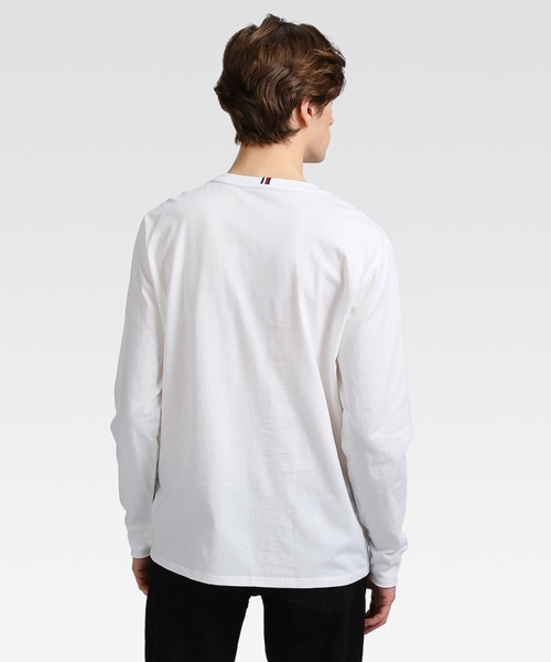 TOMMY HILFIGER（トミーヒルフィガー）の「【オンライン限定】ポケットロングスリーブTシャツ（Tシャツ/カットソー・メンズ・ホワイト/ネイビー・SMALL/MEDIUM/LARGE/X-LARGE）」の10枚目の写真