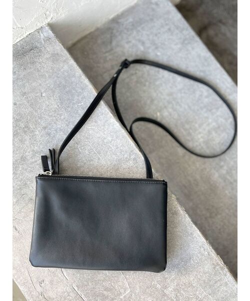 Ungrid（アングリッド）の「フェイクレザーショルダーバッグ（ショルダーバッグ・レディース・ブラック/オフホワイト/イエロー・FREE）」の11枚目の写真