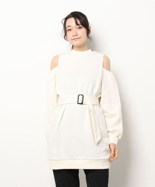 INGNI(イング)の「スウェット肩開きベルト付チュニックトップス(チュニック・レディース・ブラック/オフホワイト/ブルー/ライトグリーン・M)」の2枚目の写真