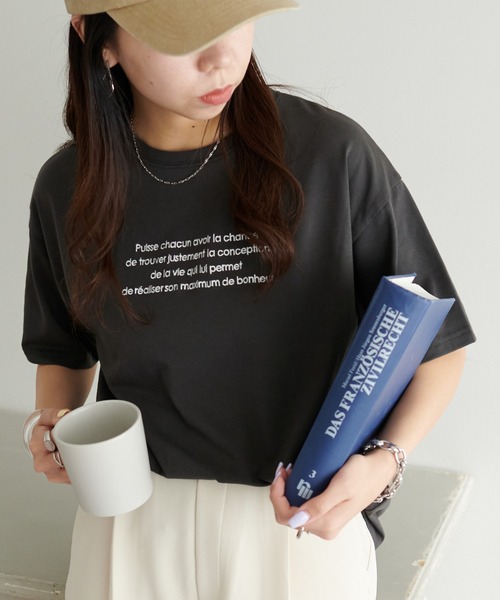 DISCOAT（ディスコート）の「【WEB限定】半袖刺繍ロゴTシャツ（Tシャツ/カットソー・レディース・ホワイト×グレー/チャコールグレー/ホワイト×レッド/ホワイト×グリーン/ネイビー/ホワイト×シルバー・FREE/MEDIUM）」の9枚目の写真