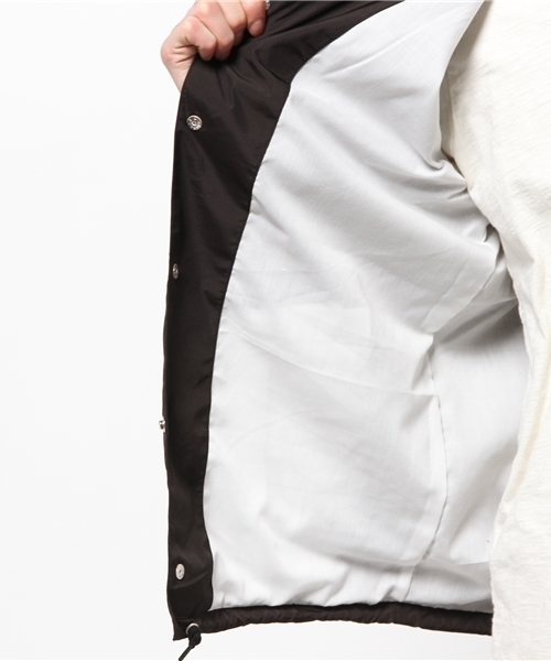 Champion(チャンピオン)の「◇CHAMPION / チャンピオン : コーチジャケット(ナイロンジャケット・メンズ・ブラック/ネイビー/グリーン・LARGE/MEDIUM/X-LARGE)」の14枚目の写真